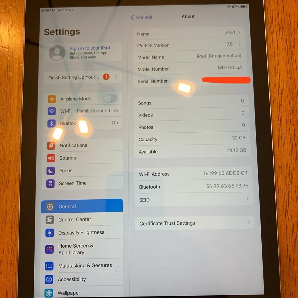 Apple iPad 6th Generation 32GB Unlocked Like New!
